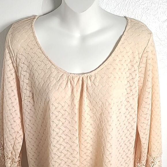 Umgee Longsleeve Peach Color Lace Boho Tunic, Size Medium - Picture 2 of 7